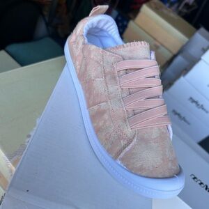 Women’s Pink Canvas Sneakers
